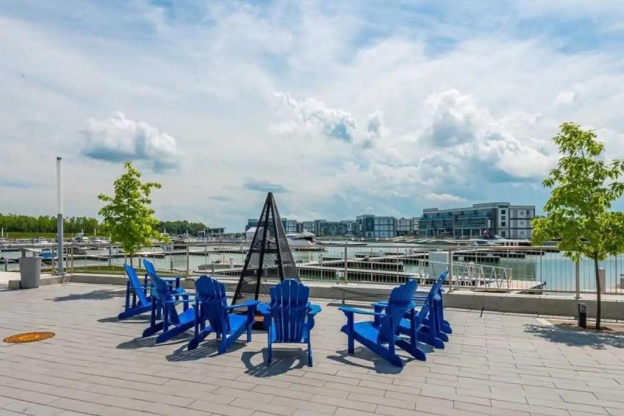 Pet Friendly Condos At Friday Harbour Innisfil Exterior foto