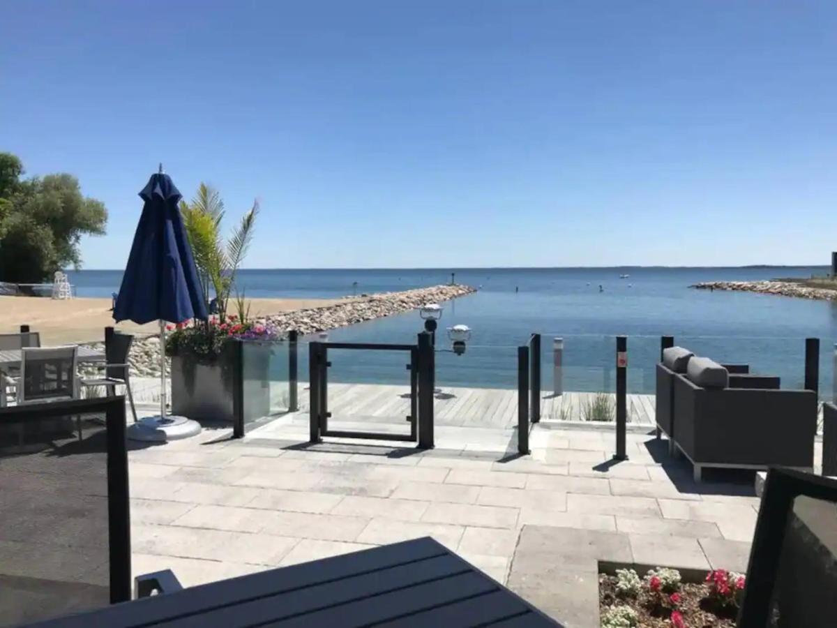 Pet Friendly Condos At Friday Harbour Innisfil Exterior foto