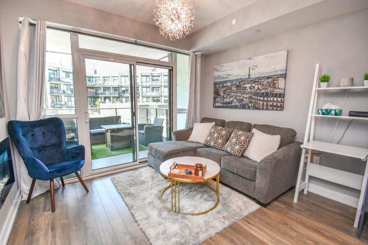 Pet Friendly Condos At Friday Harbour Innisfil Exterior foto