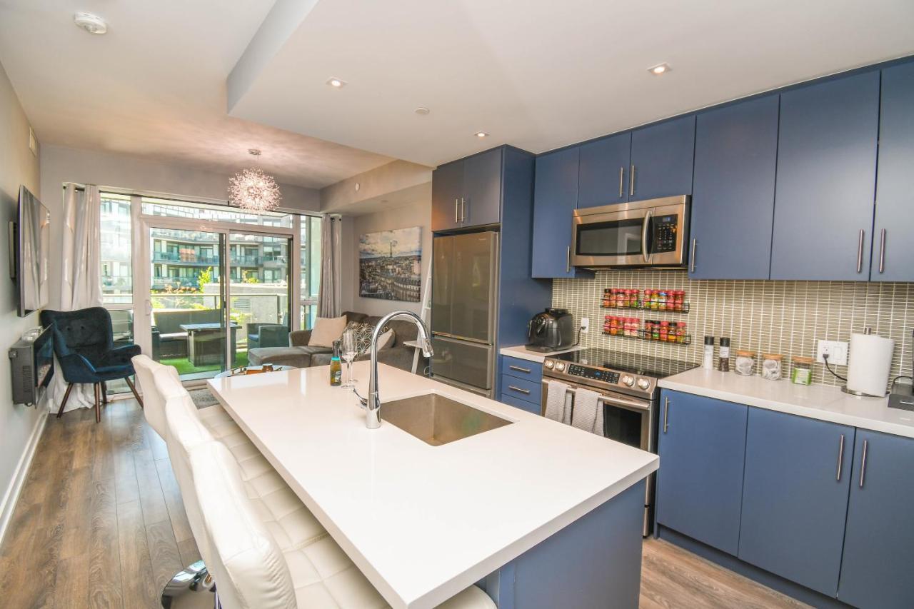 Pet Friendly Condos At Friday Harbour Innisfil Exterior foto